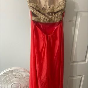 Women’s/junior size 4 formal wear/ prom dress